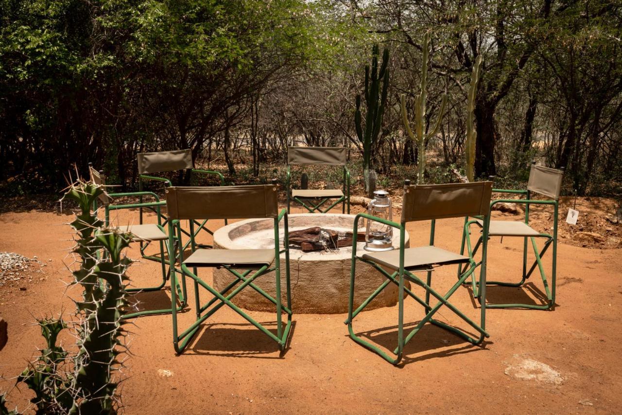 Giraffe Lodge Ходспруит Екстериор снимка